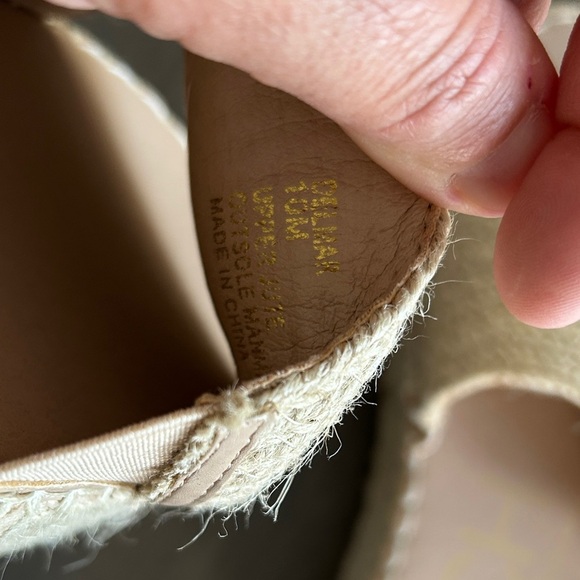 Beach Women's Cream Sandals size 10 summer,pool or beach sandals - Picture 6 of 6